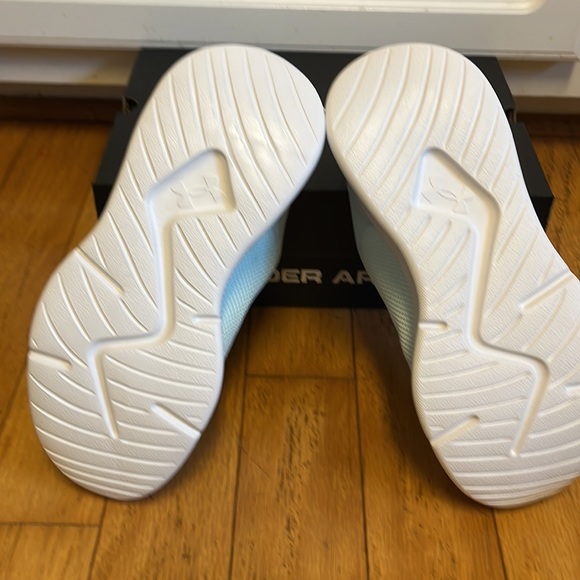 Under Armour W Essentials sz 7.5 Mint Green - Picture 5 of 5